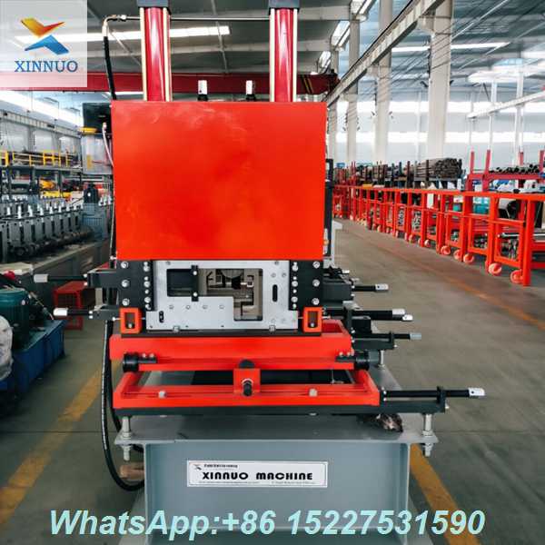 máquina-formadora-de-perfis-c-e-z-automática-com-controle PLC