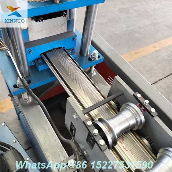 roller-shutter-door-roll-forming-machine